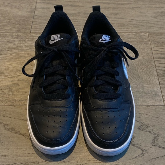 nike shoes - Picture 2 of 4